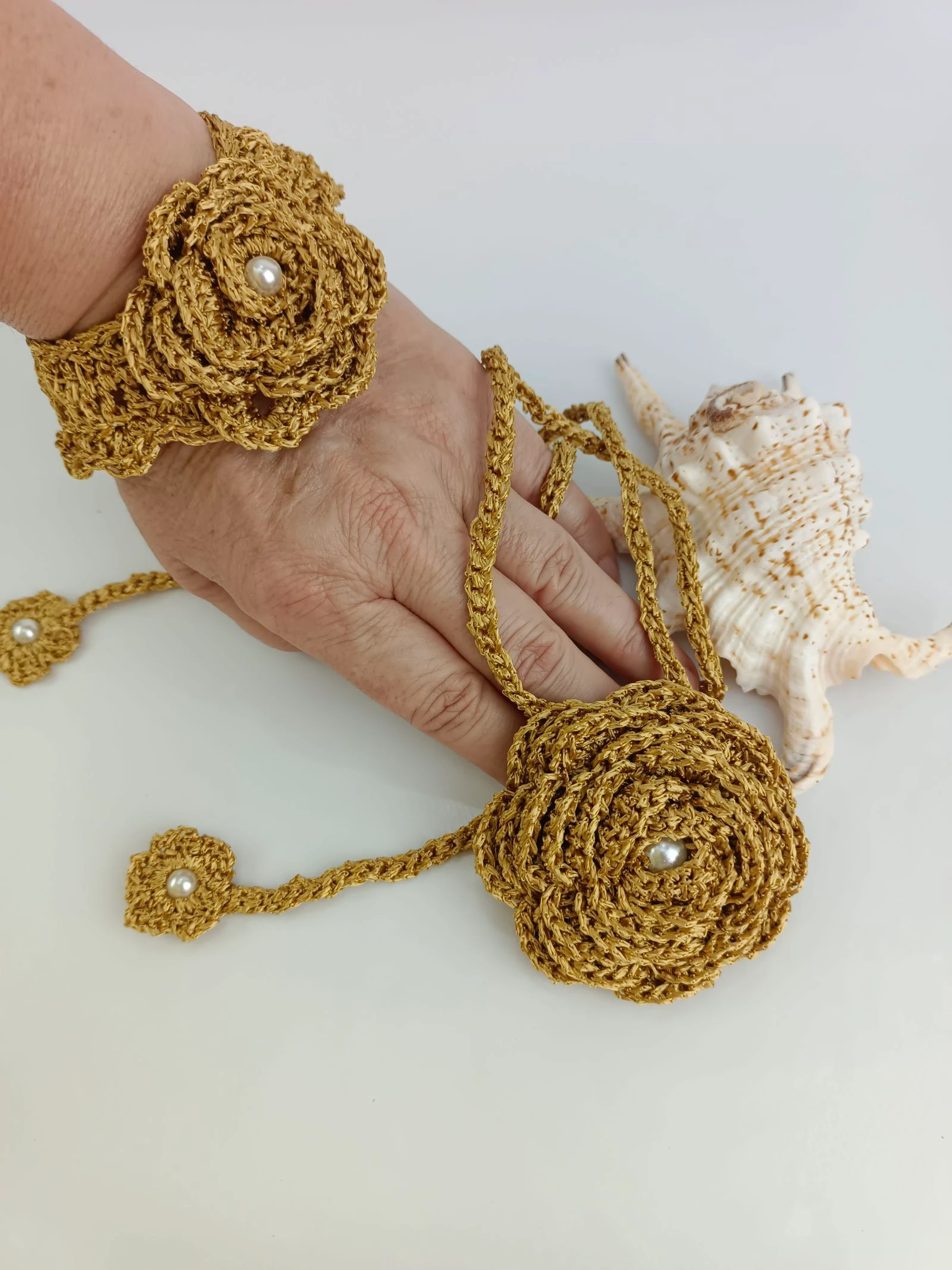 Conjunto de colar e pulseira cor dourada – photo 5